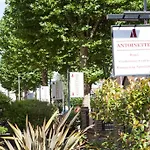 Antoinette Hotel Kingston